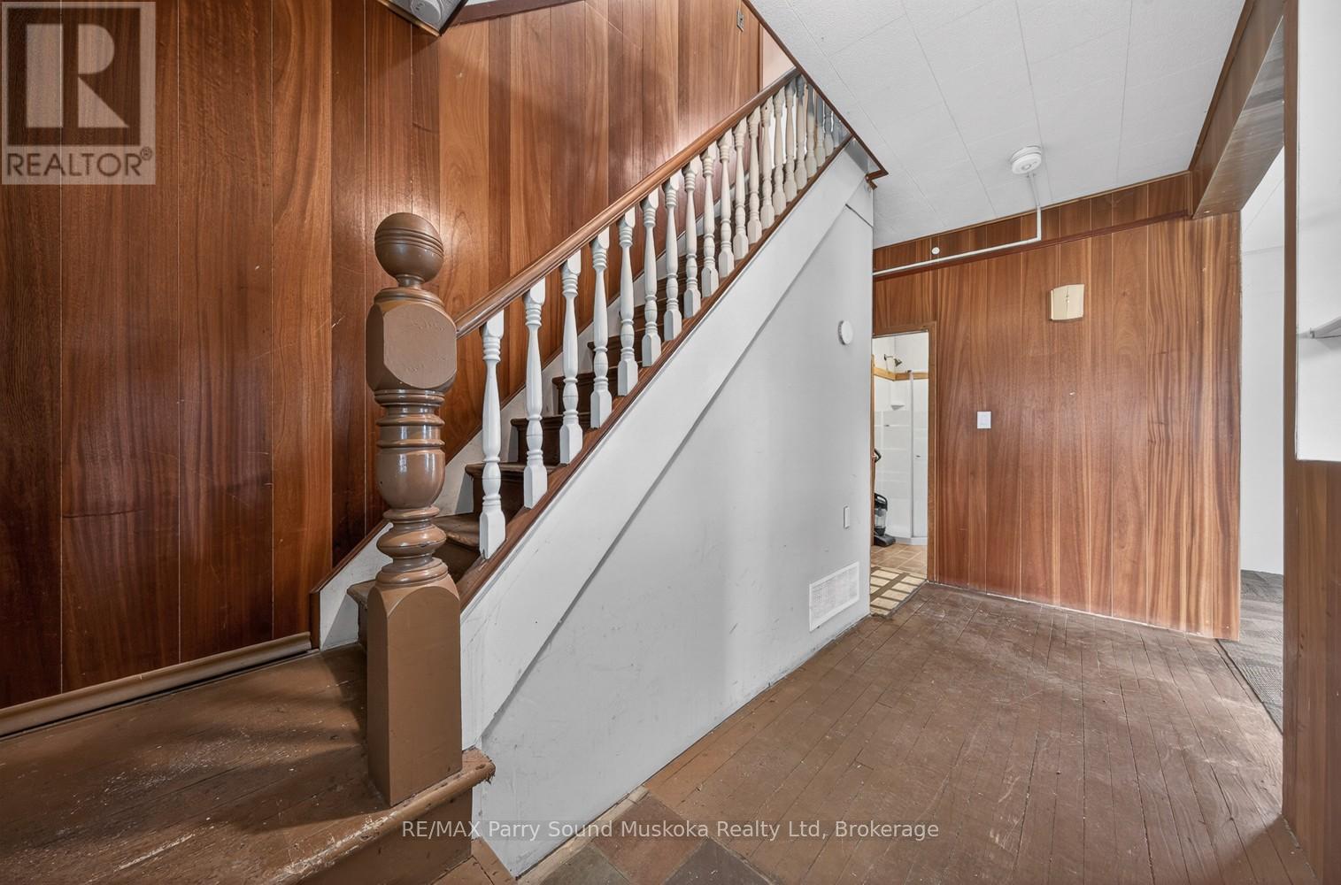 124 GIBSON STREET - 8