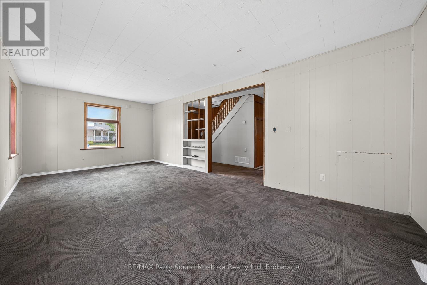 124 GIBSON STREET - 9