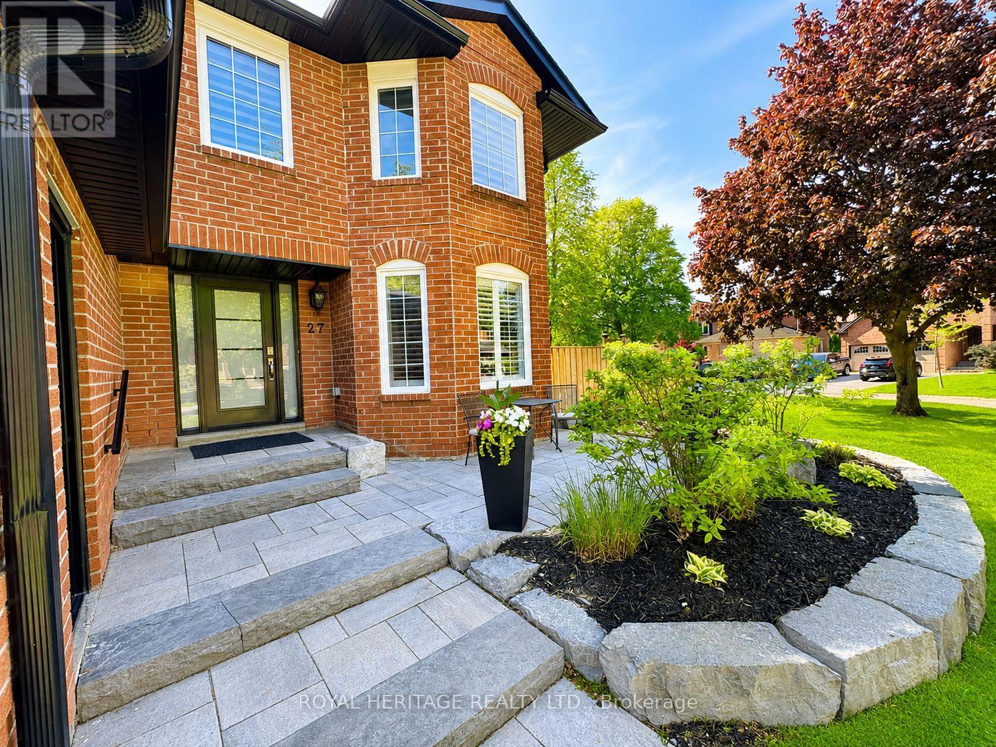 27 CLOVELLY DRIVE - 4