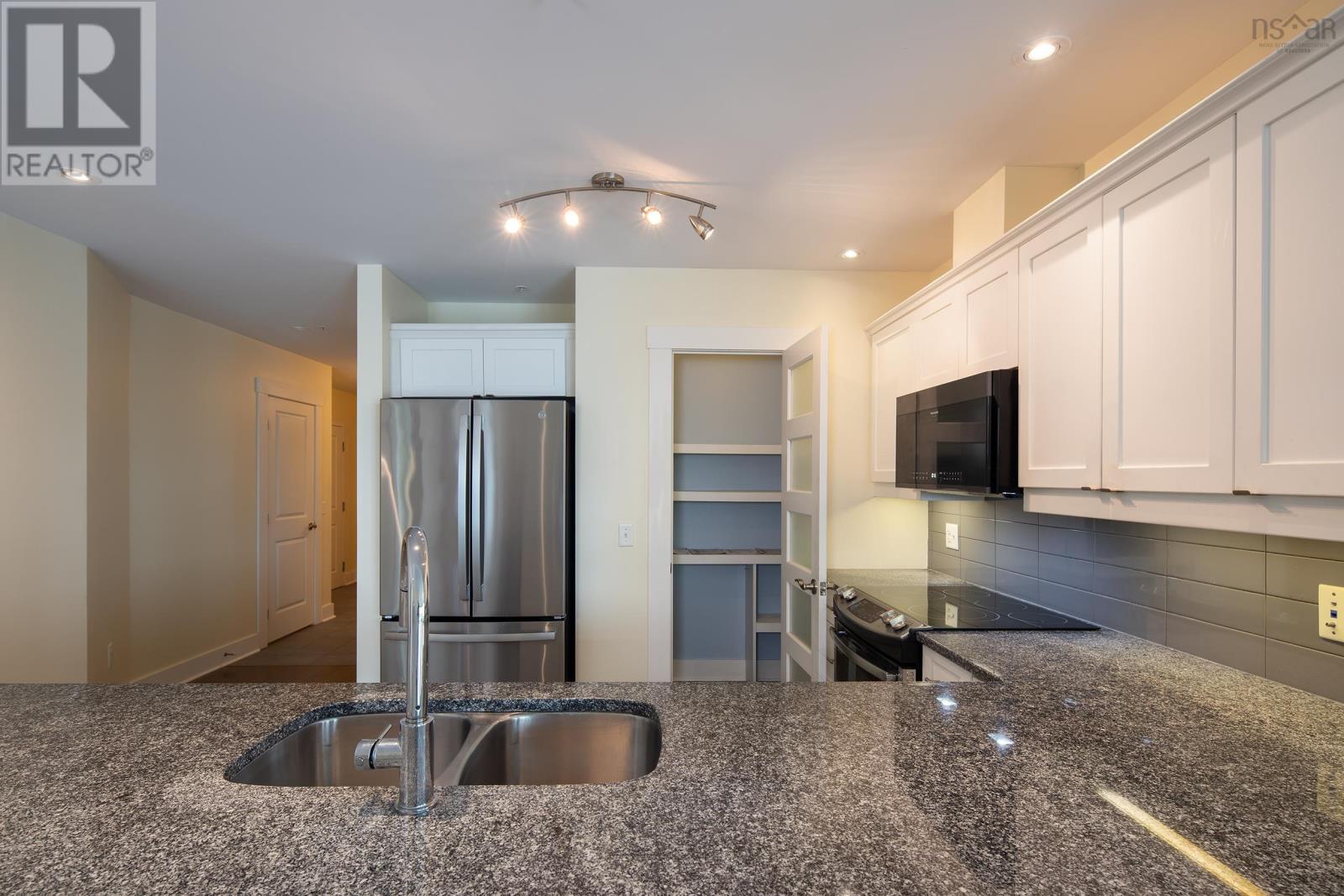 #503 220 Waterfront Drive - 20