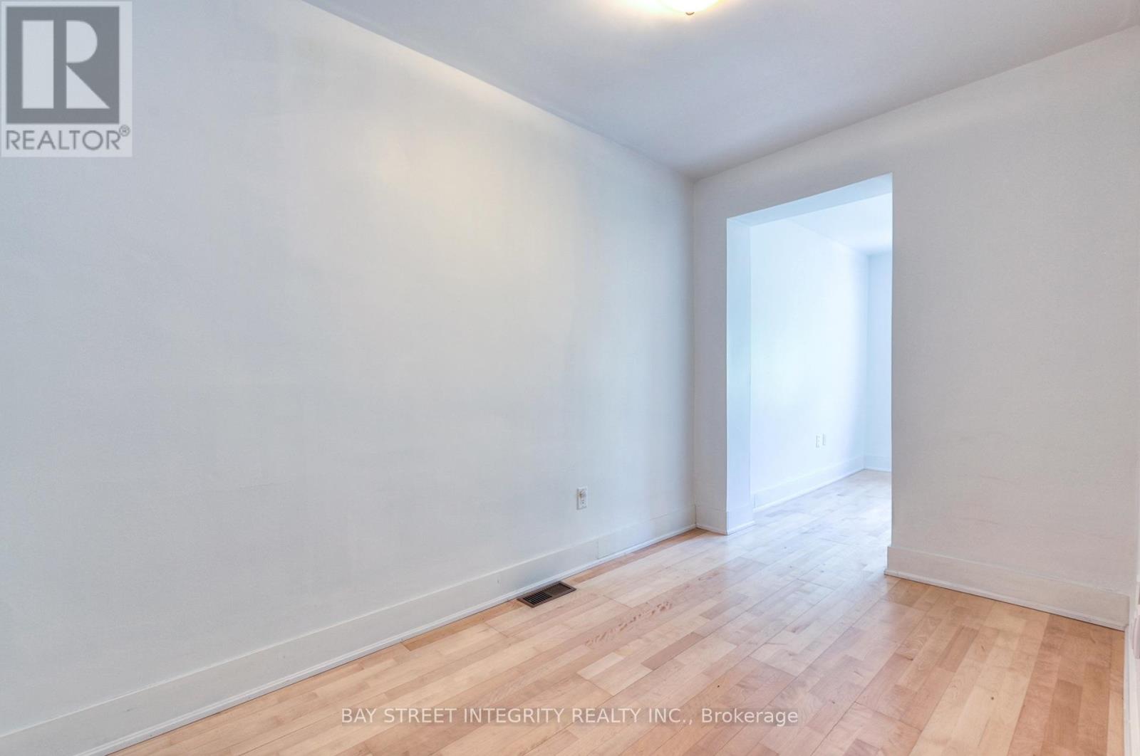1282 LANSDOWNE AVENUE - 16