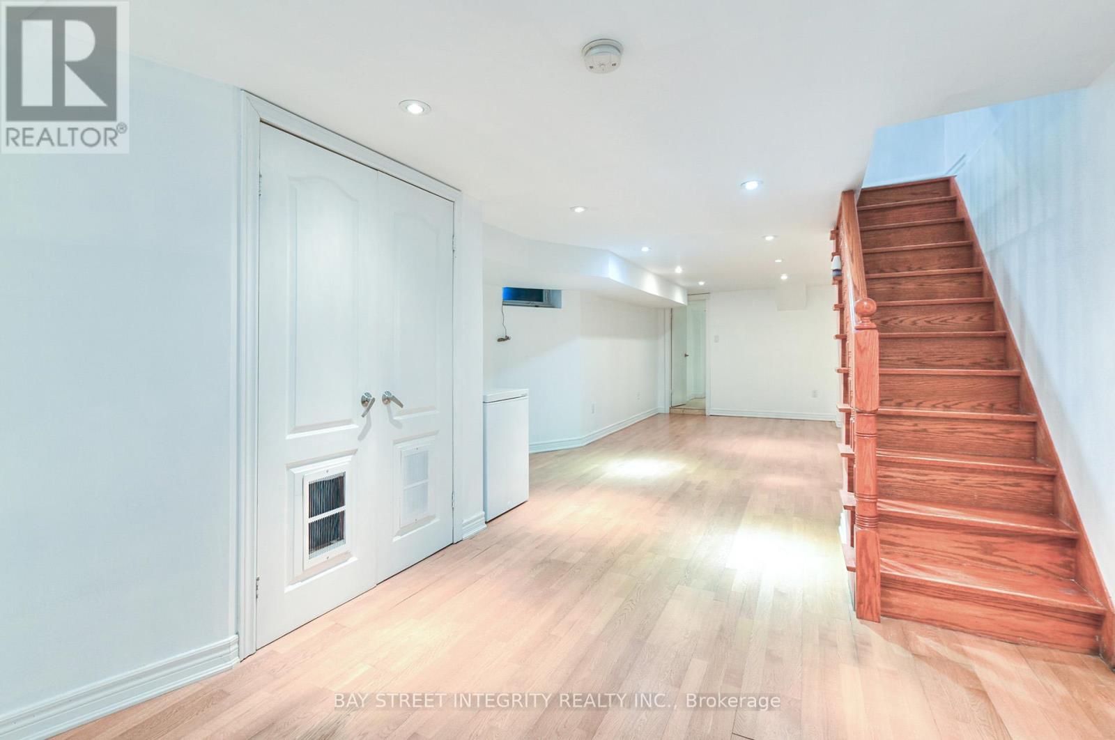 1282 LANSDOWNE AVENUE - 26