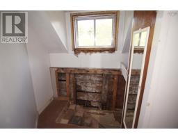 94 Transvaal Street, Shelburne, NS B0T1W0 Photo 22