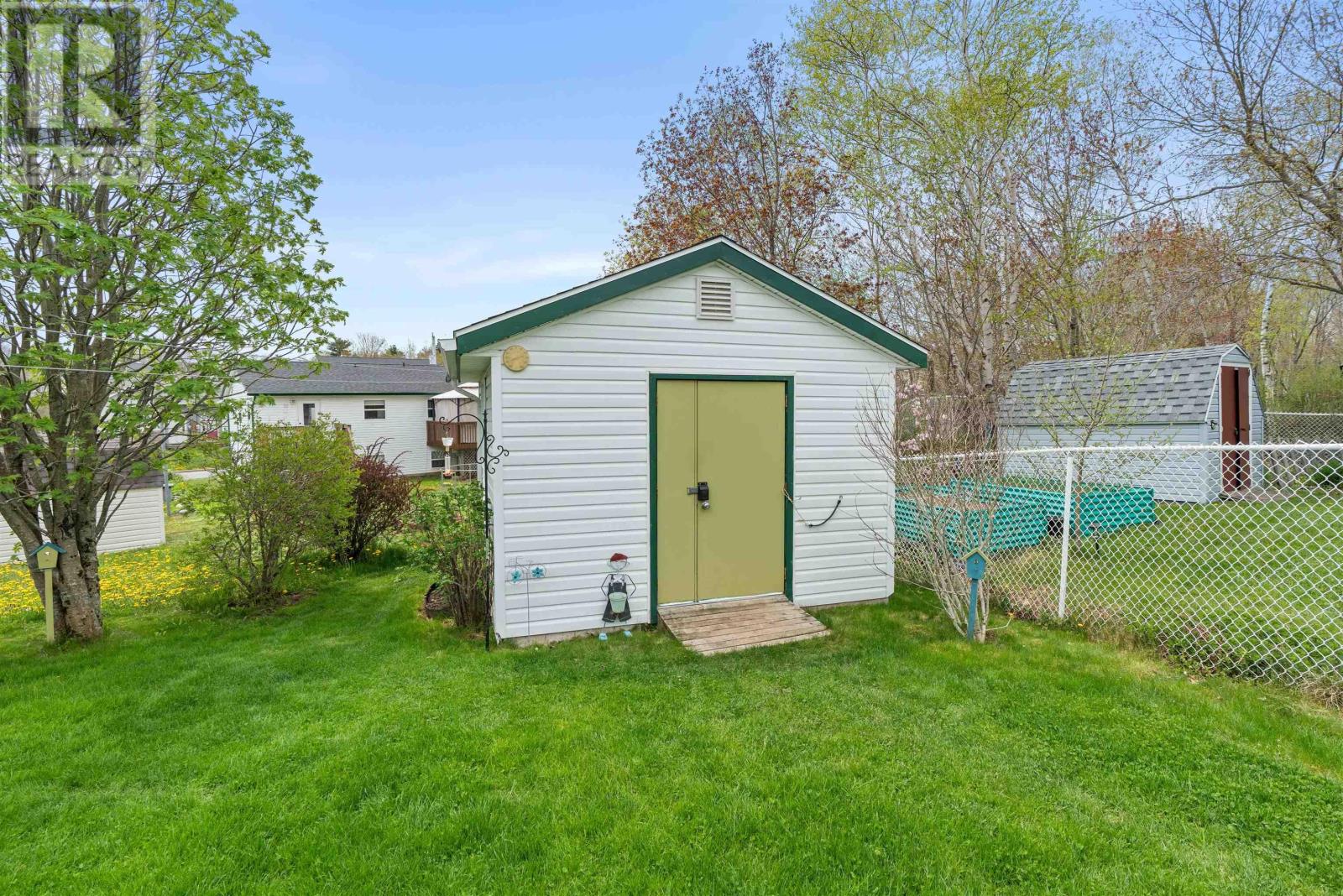 108 Lancaster Drive - 11