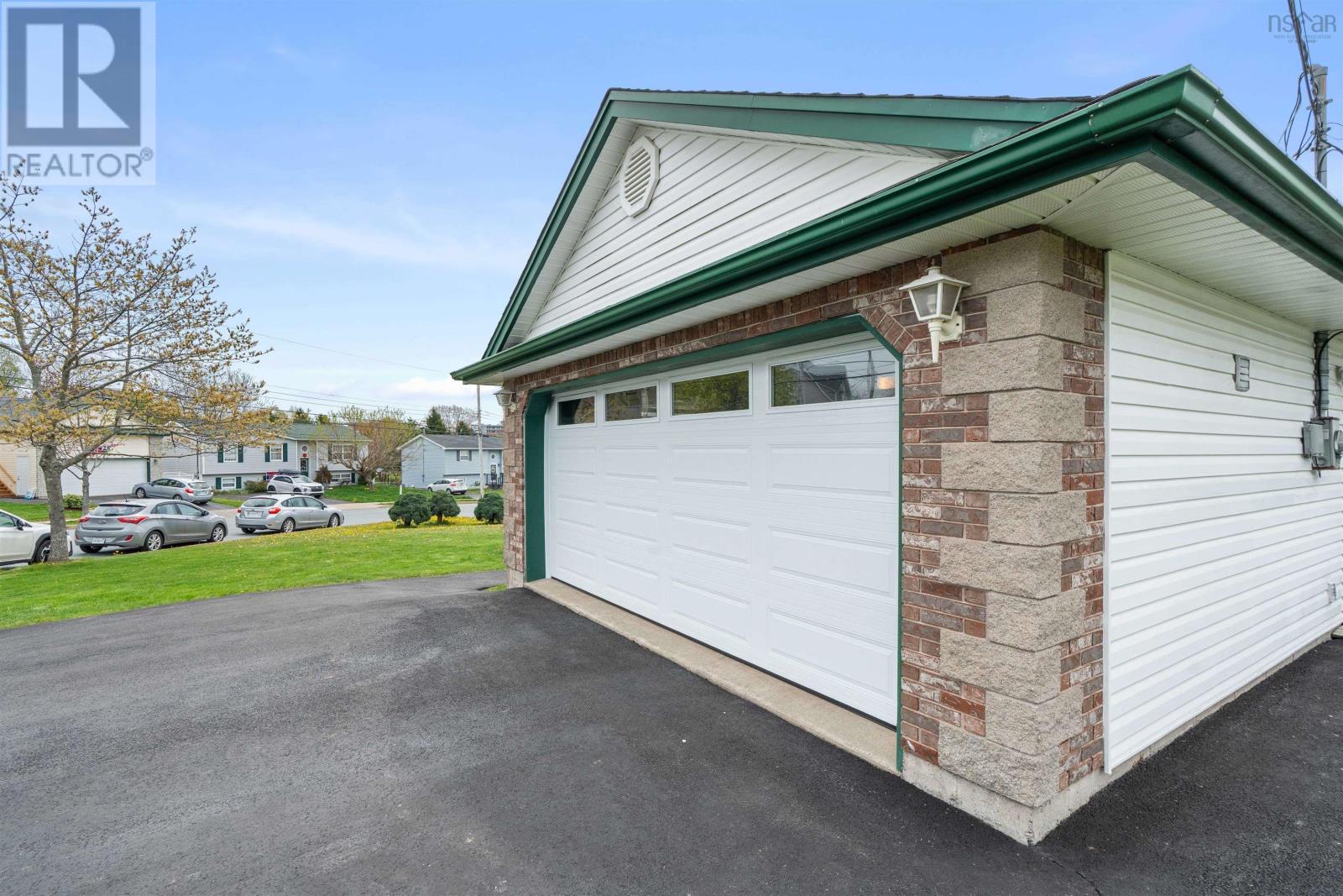 Property 33 of 44 of 108 Lancaster Drive