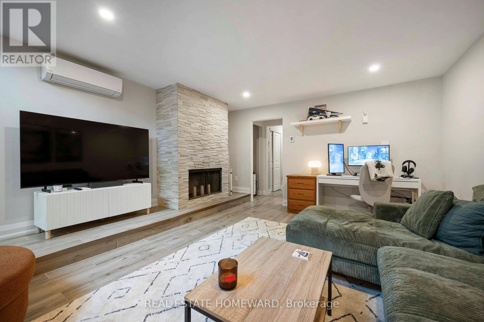 51 HARCOURT AVENUE - 40