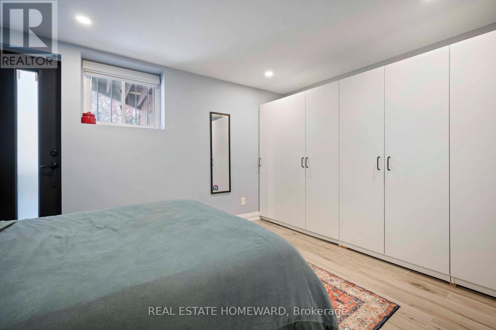 51 HARCOURT AVENUE - 44
