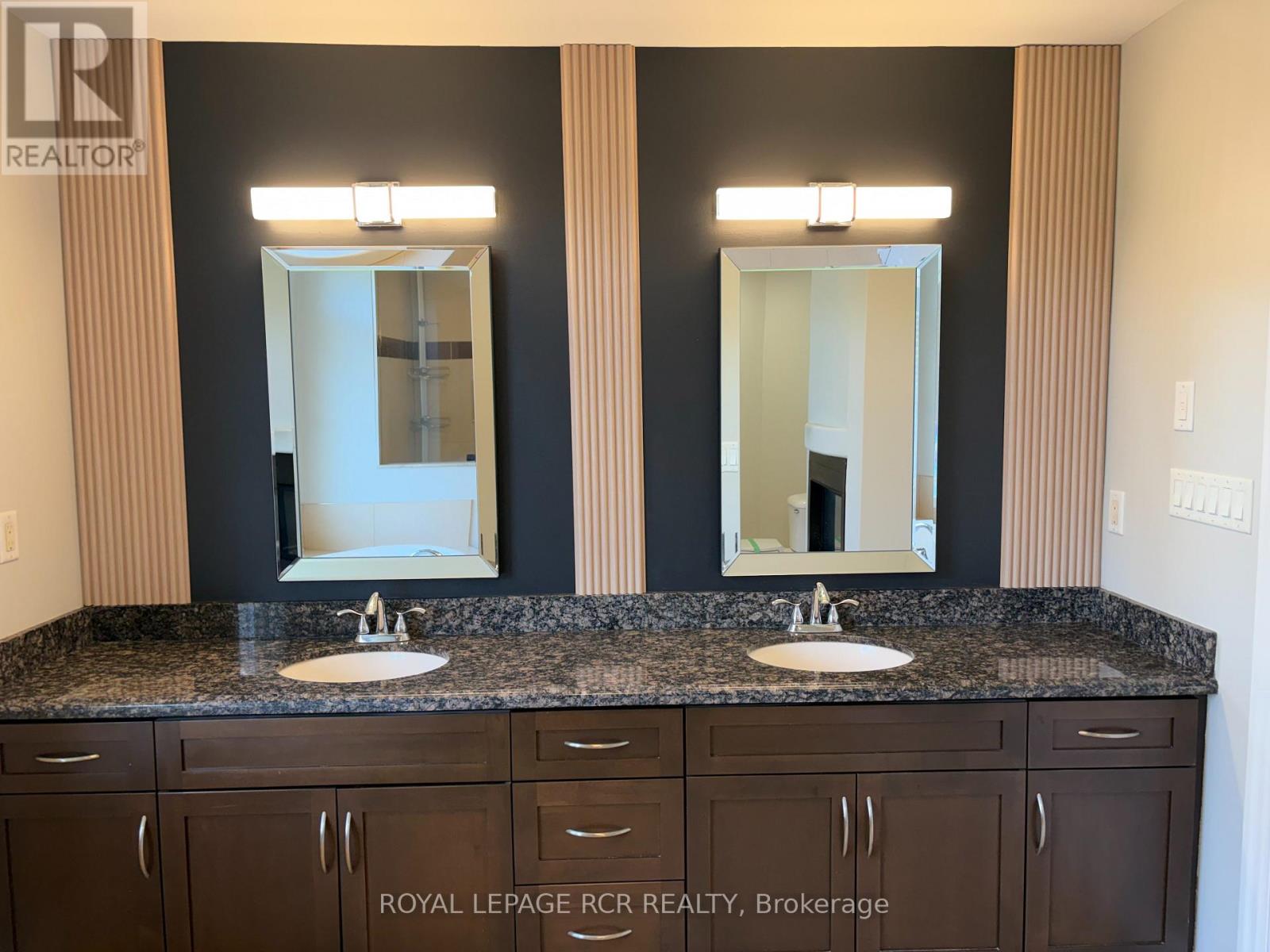 25 BROOKHAVEN CRESCENT - 33