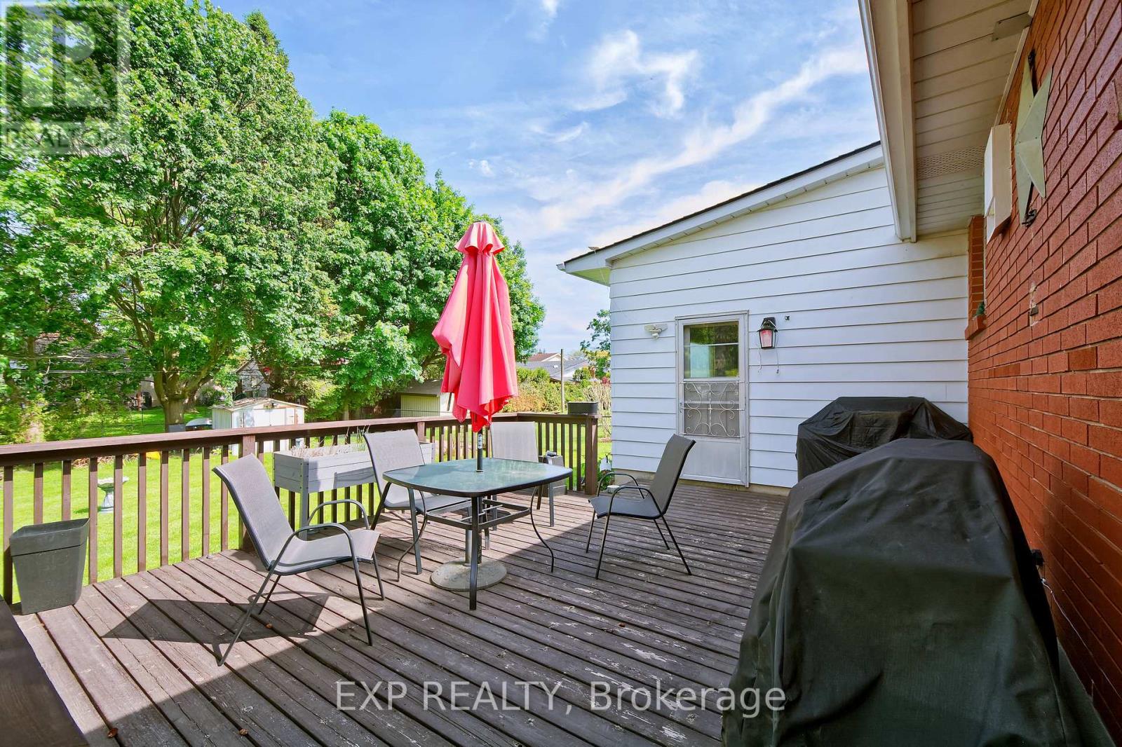 85 TREELAWN AVENUE - 35