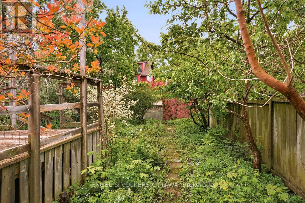 94 HOPEWELL AVENUE - 11