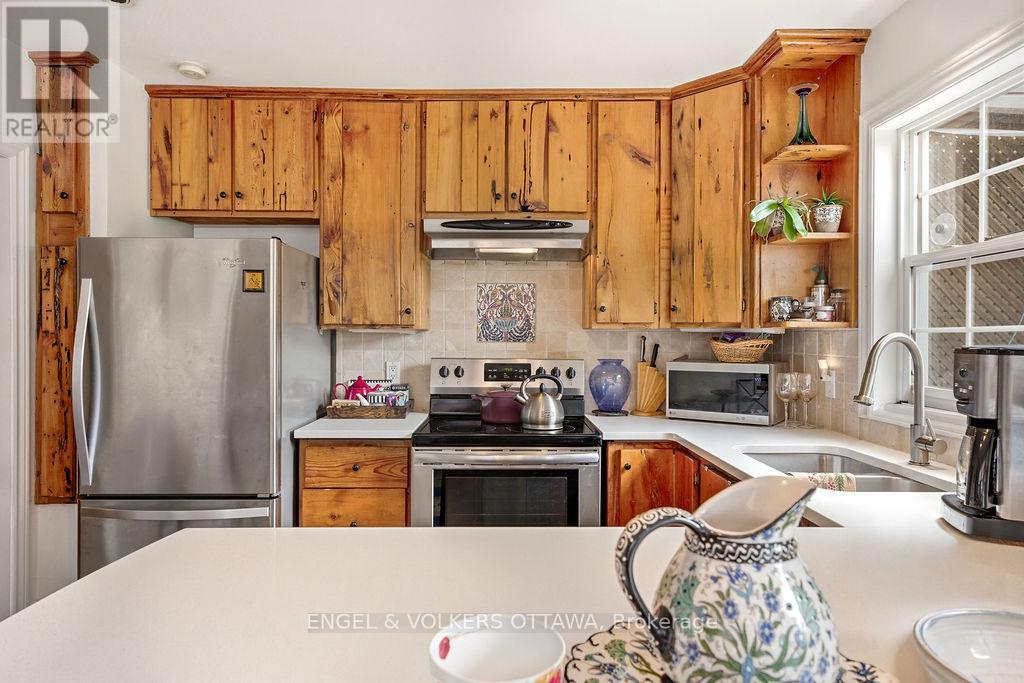 94 HOPEWELL AVENUE - 6