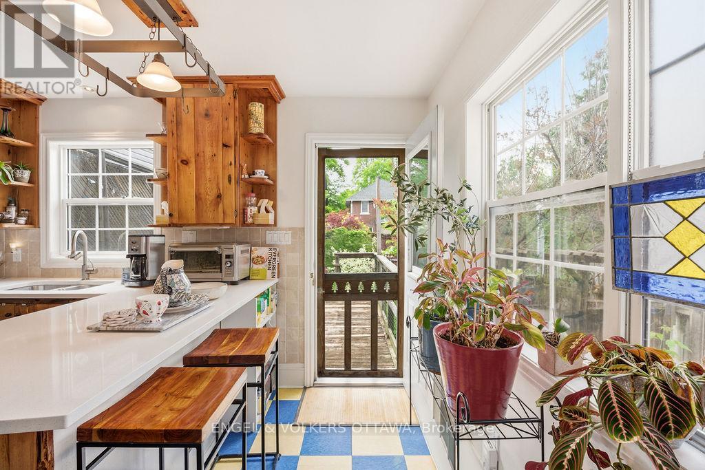 94 HOPEWELL AVENUE - 7