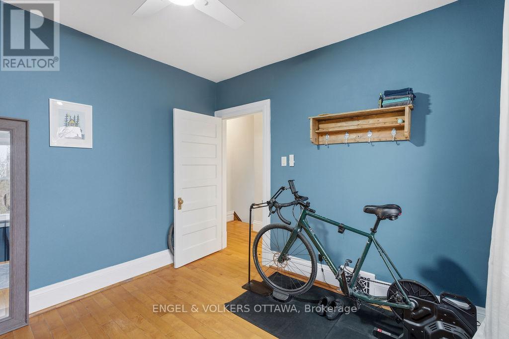 475 KENT STREET - 35