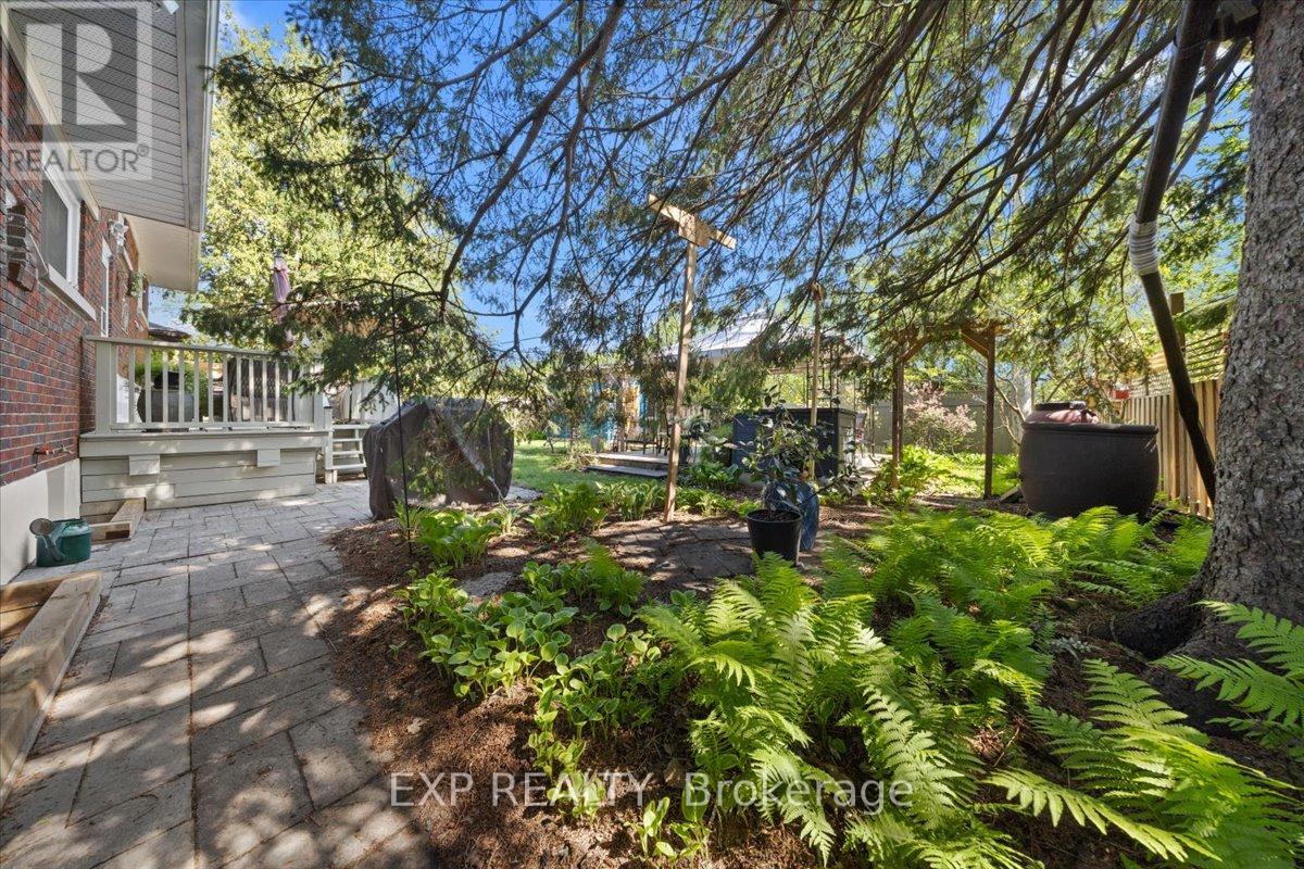 554 BROWNING AVENUE - 33