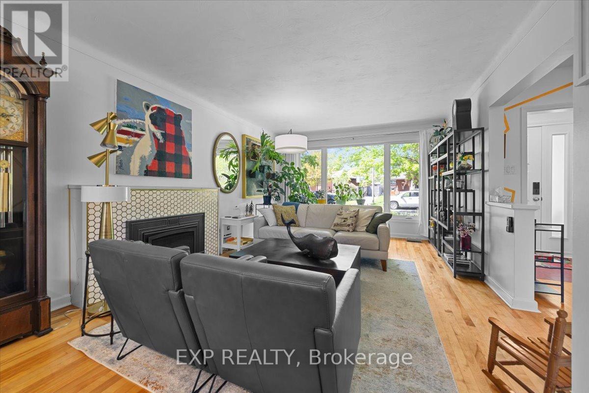 554 BROWNING AVENUE - 9