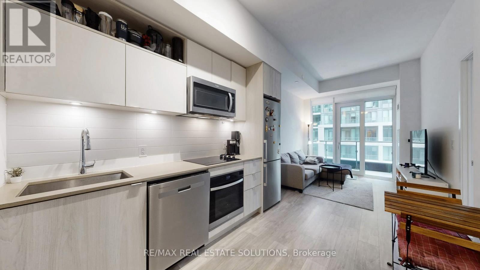 #1740 135 LOWER SHERBOURNE STREET - Image 2