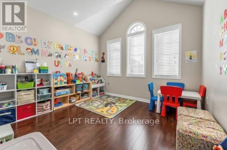 170 FENNAMORE TERRACE - 12