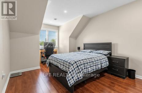 170 FENNAMORE TERRACE - 11
