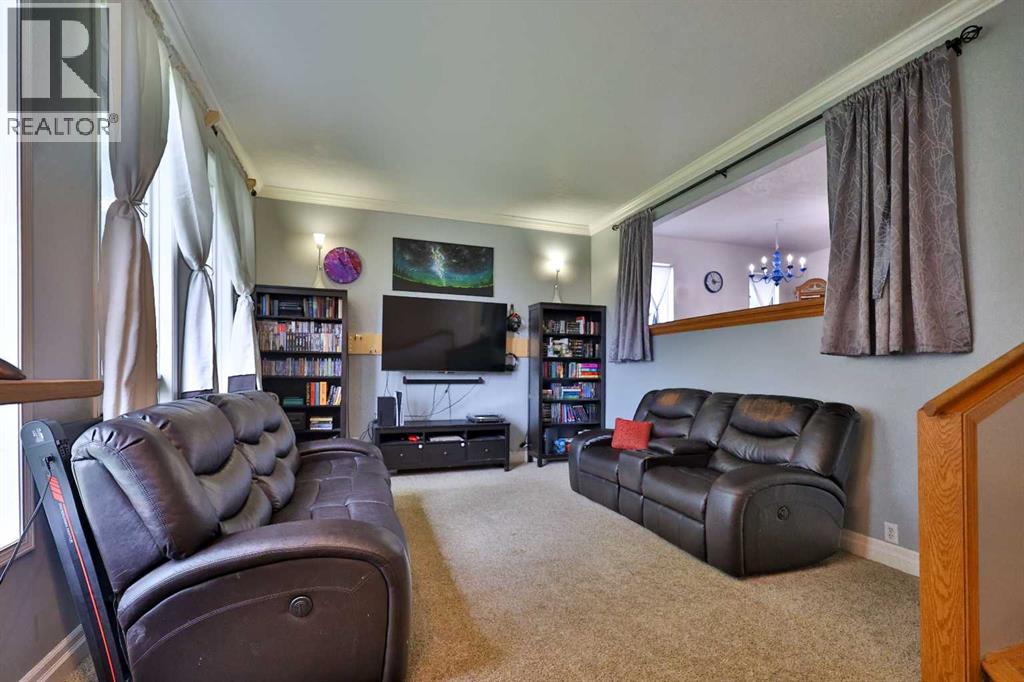 124 N 2 Street E — photo 16