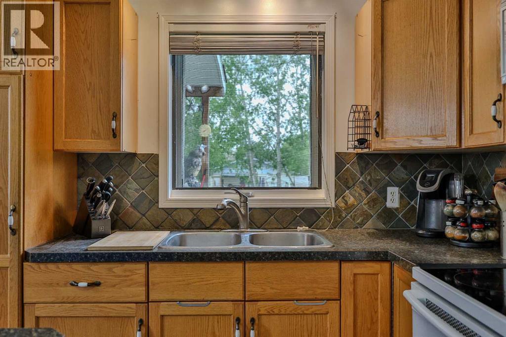124 N 2 Street E — photo 9