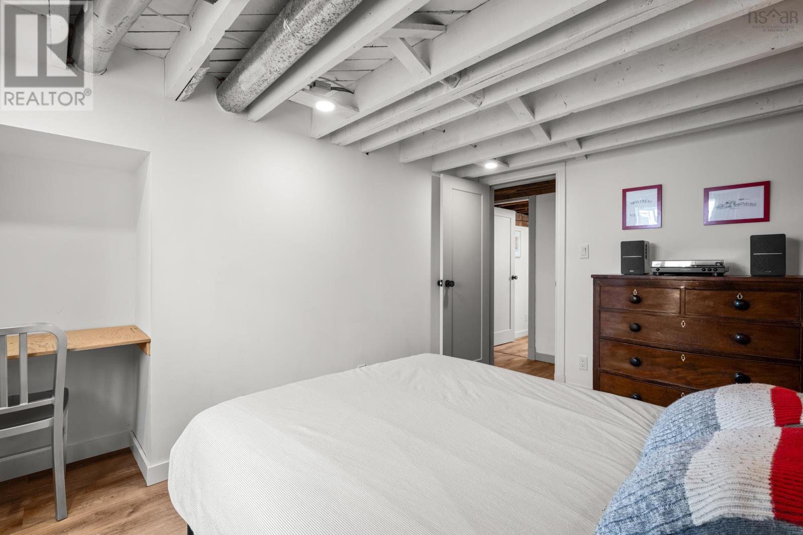 5 Gladstone Avenue - 36