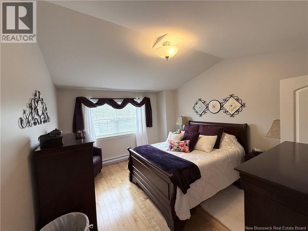 65 Pettingill Road - 21