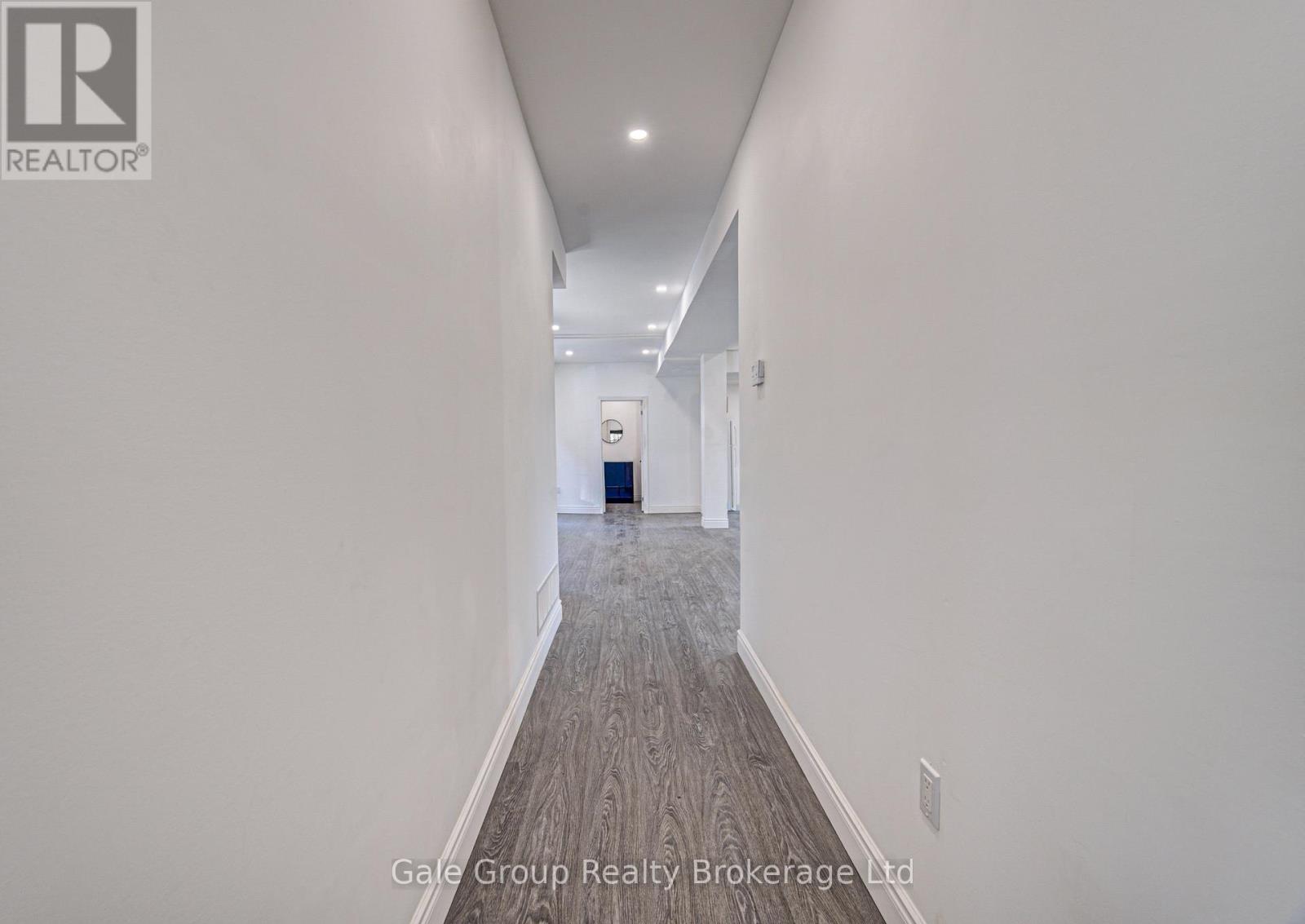 203 TALBOT STREET S - 10