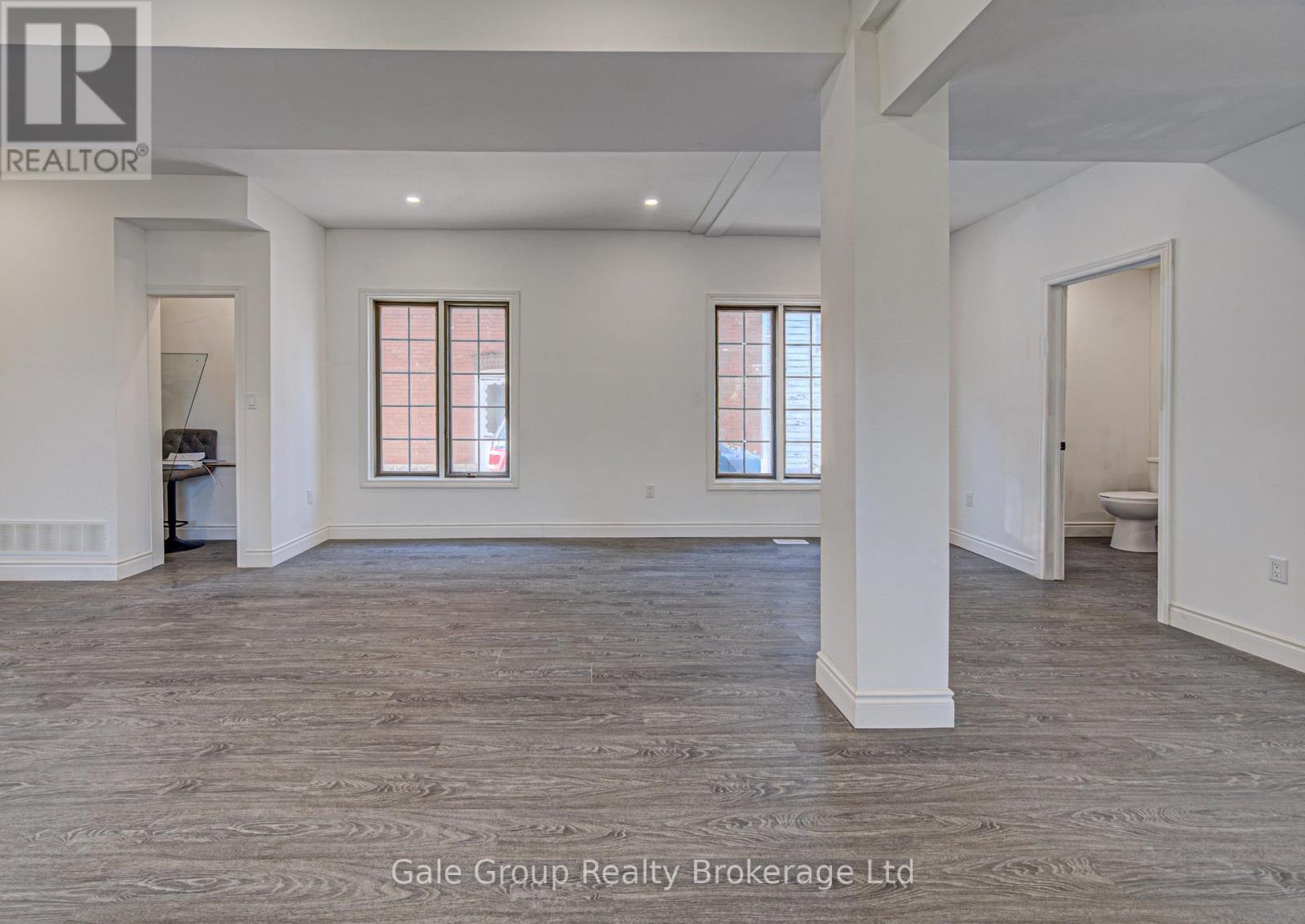 203 TALBOT STREET S - 13