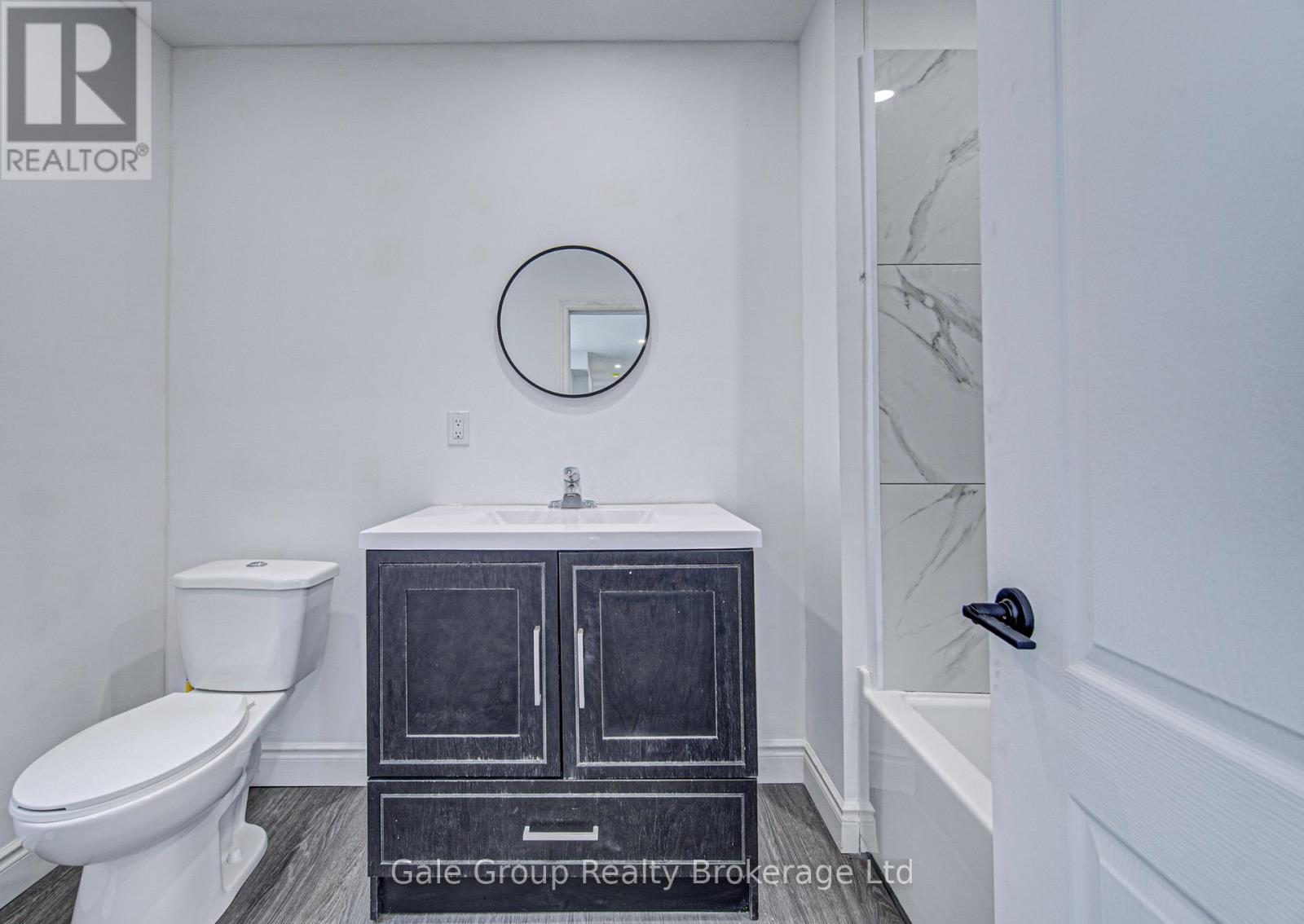 203 TALBOT STREET S - 25