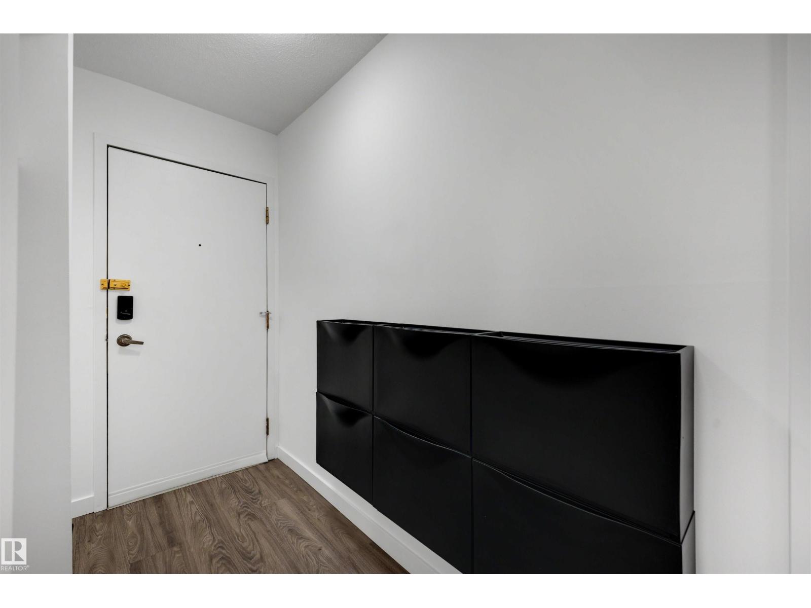 #103 10138 116 ST NW - 6