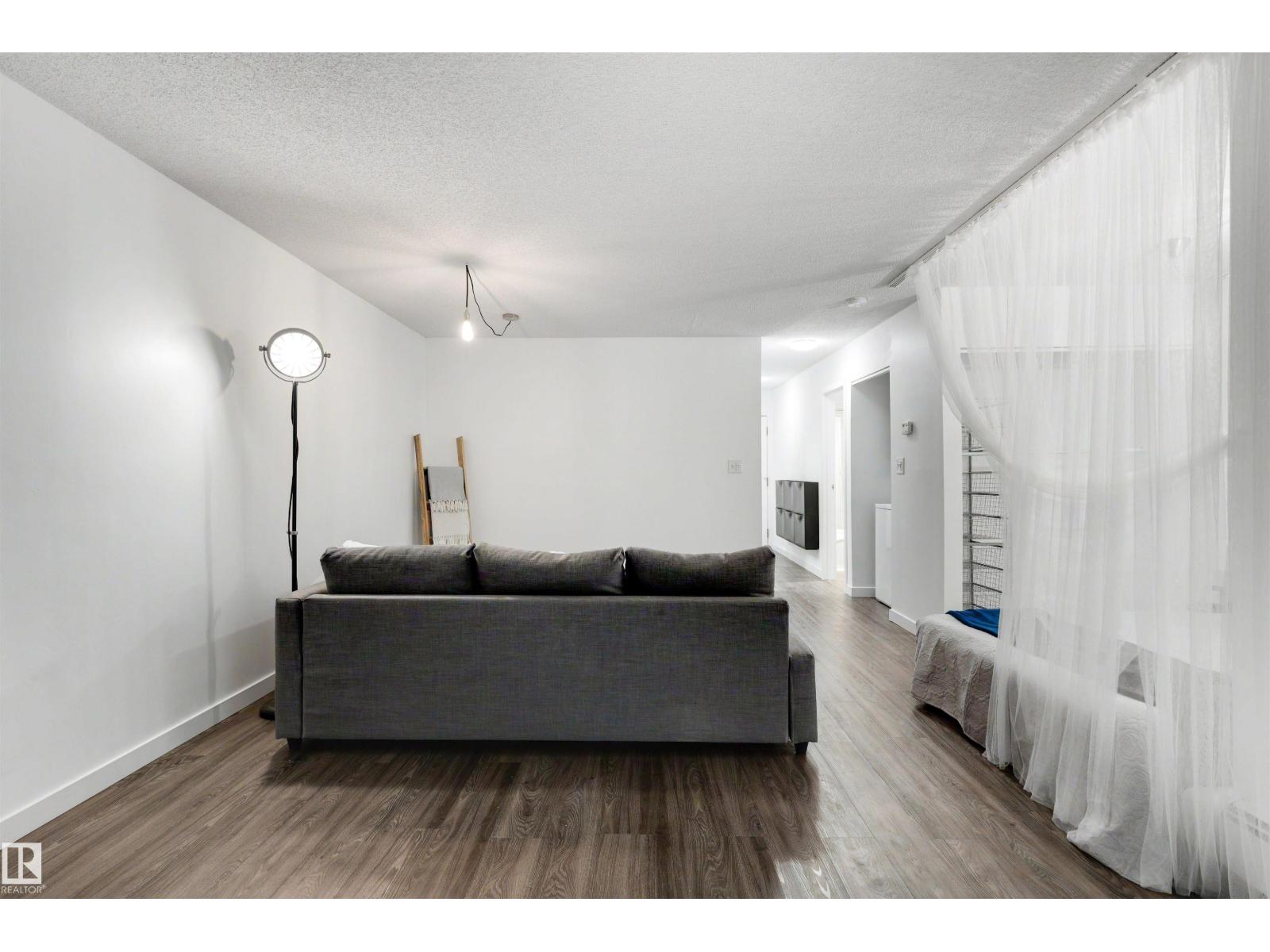 #103 10138 116 ST NW - 18
