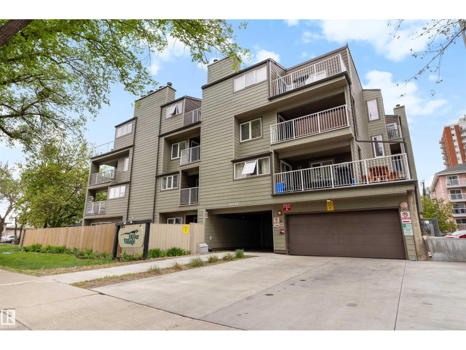 #103 10138 116 ST NW - 34
