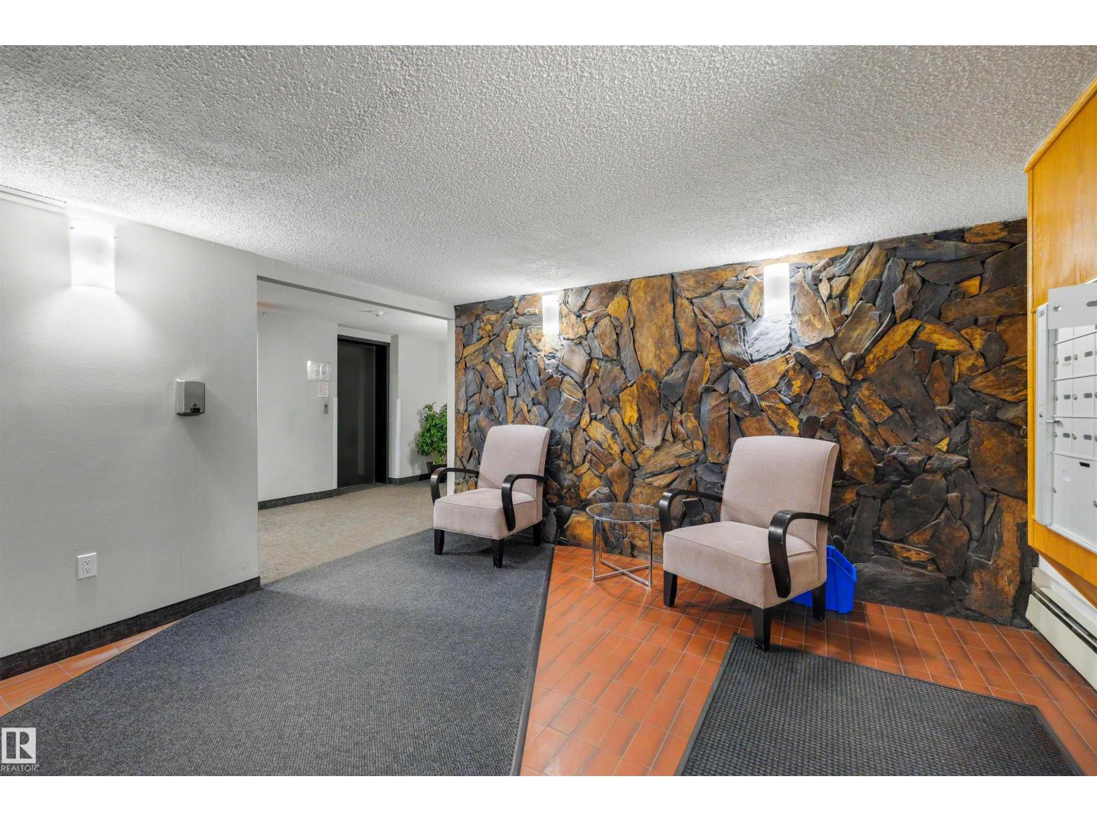 #103 10138 116 ST NW - 28