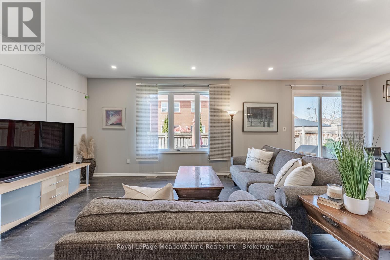 325 GLEAVE TERRACE - 12