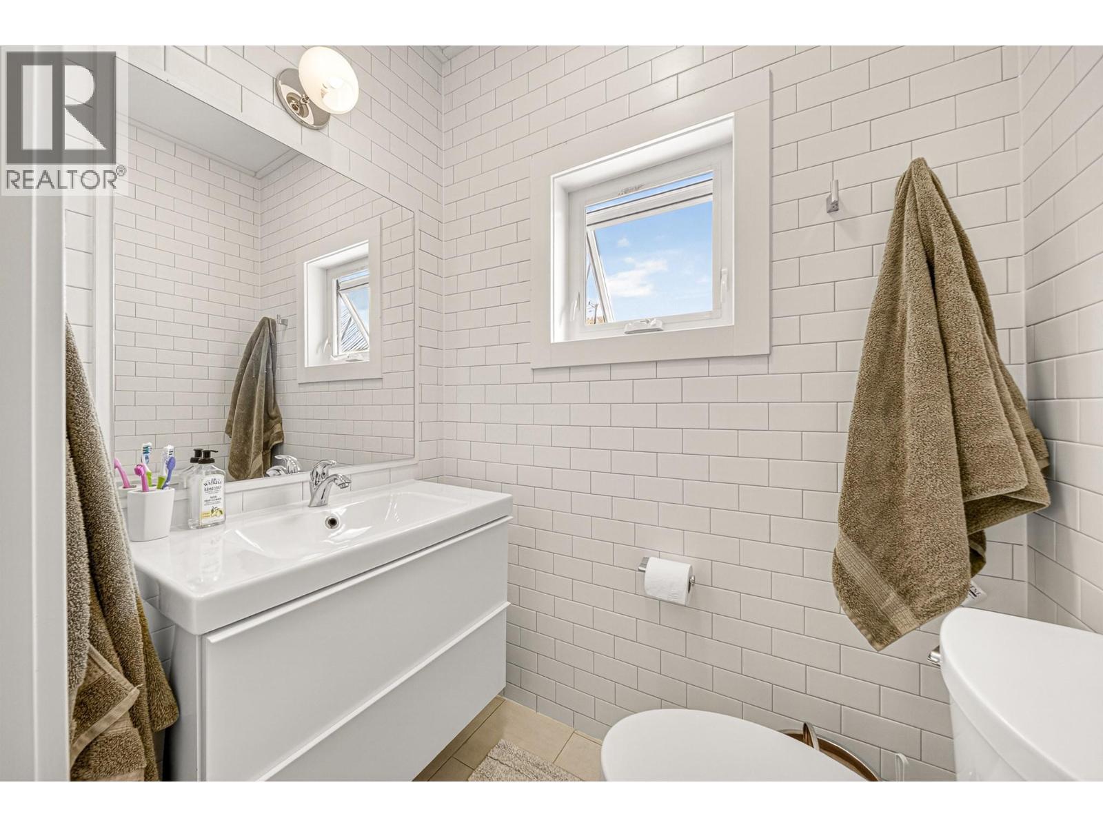 461 6TH Avenue - 25