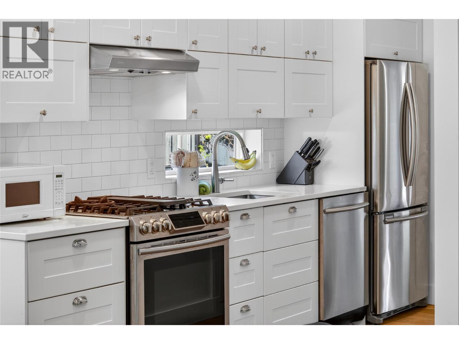 461 6TH Avenue - Image 3