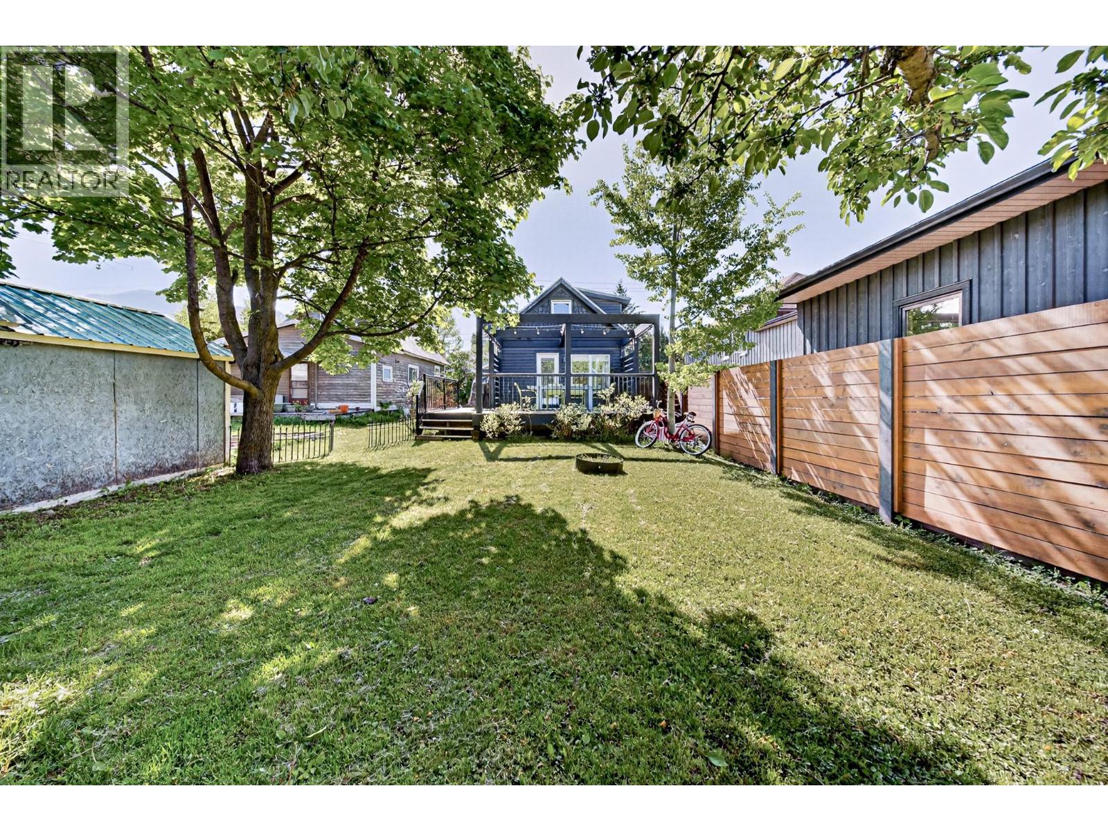 461 6TH Avenue - 33