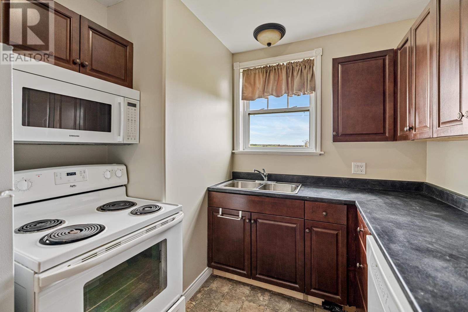 319 Birkallum Drive - 40