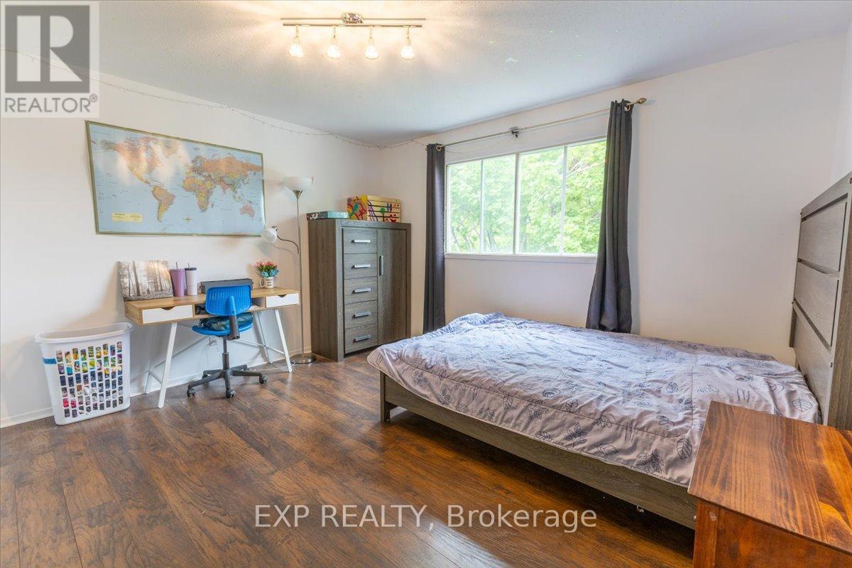 6383 LARMOND AVENUE - 24