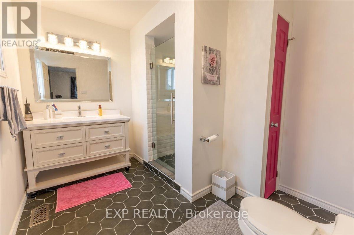 6383 LARMOND AVENUE - 32