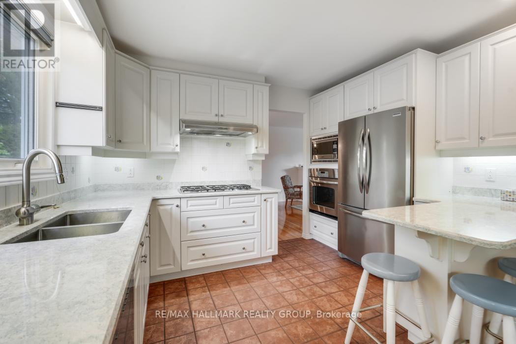 39 PARKWOOD CRESCENT - 13