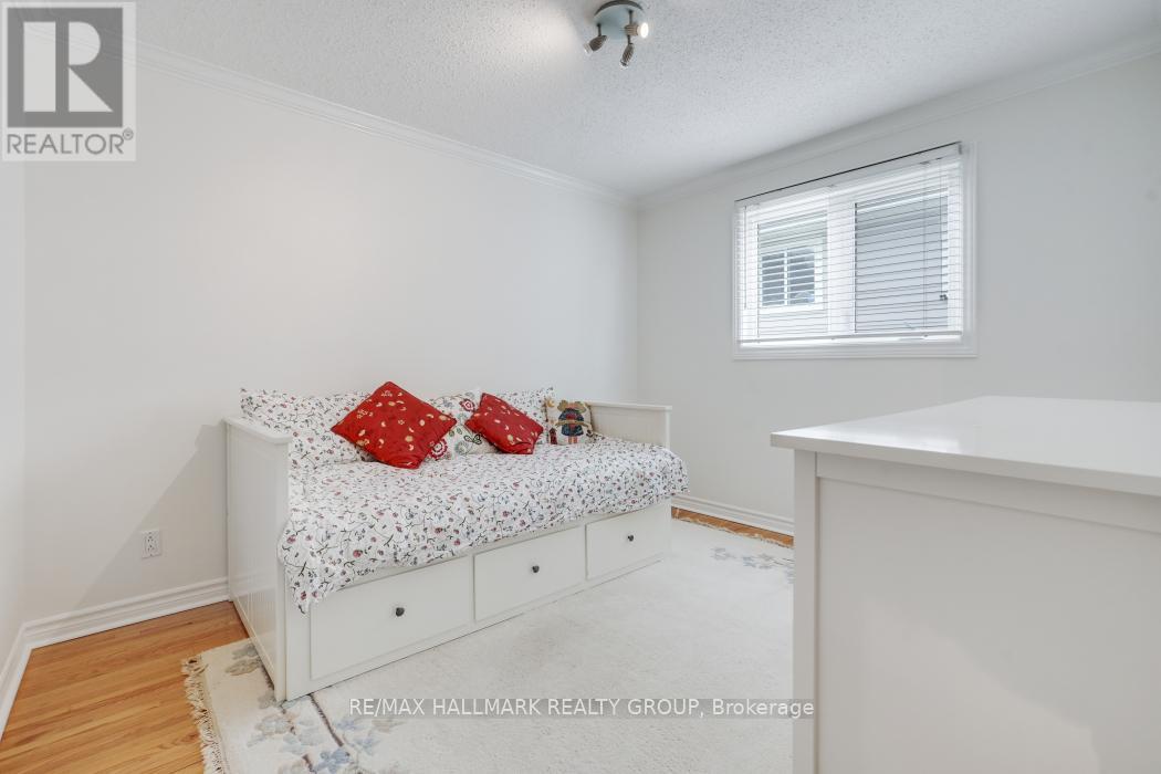 39 PARKWOOD CRESCENT - 17