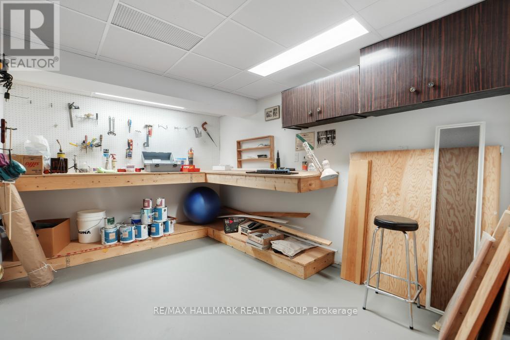 39 PARKWOOD CRESCENT - 26