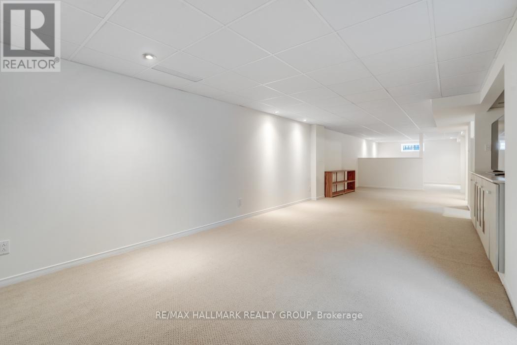 39 PARKWOOD CRESCENT - 27