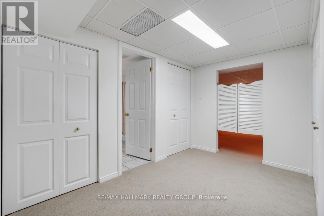 39 PARKWOOD CRESCENT - 32