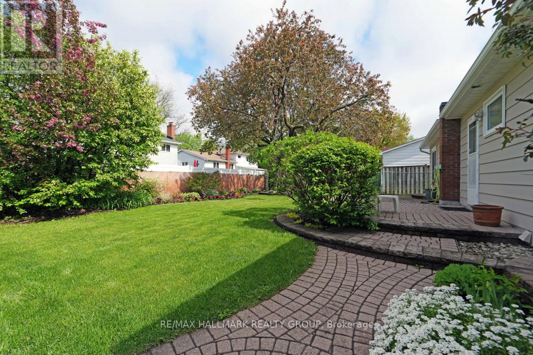 39 PARKWOOD CRESCENT - 36