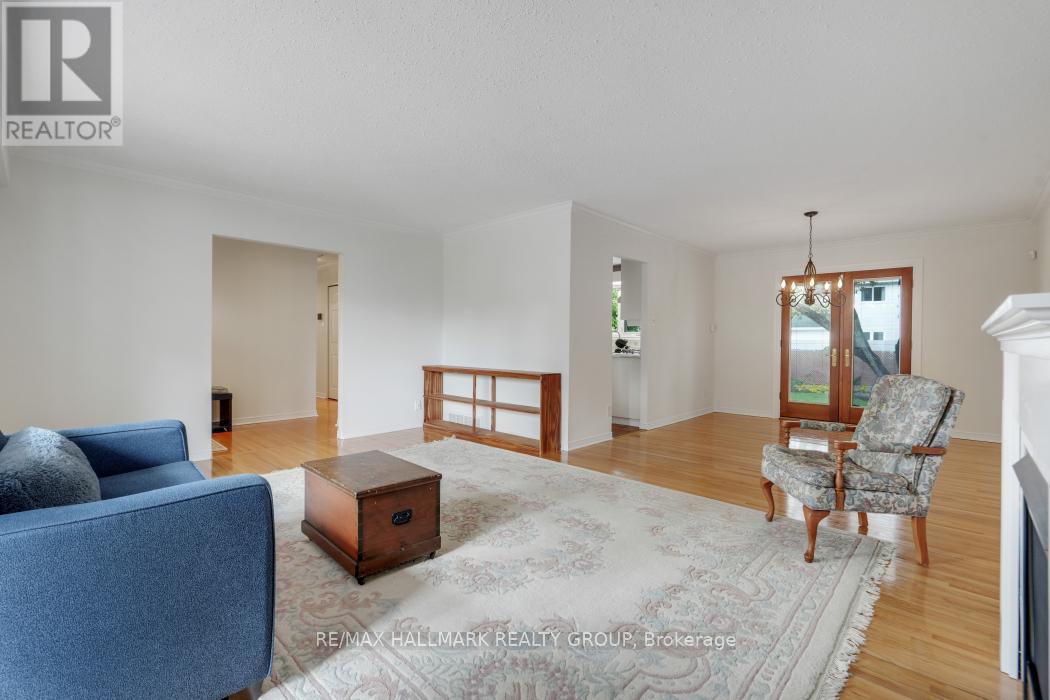 39 PARKWOOD CRESCENT - 7