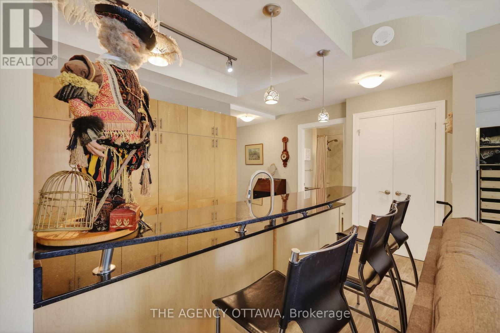 #905 85 BRONSON AVENUE - 15