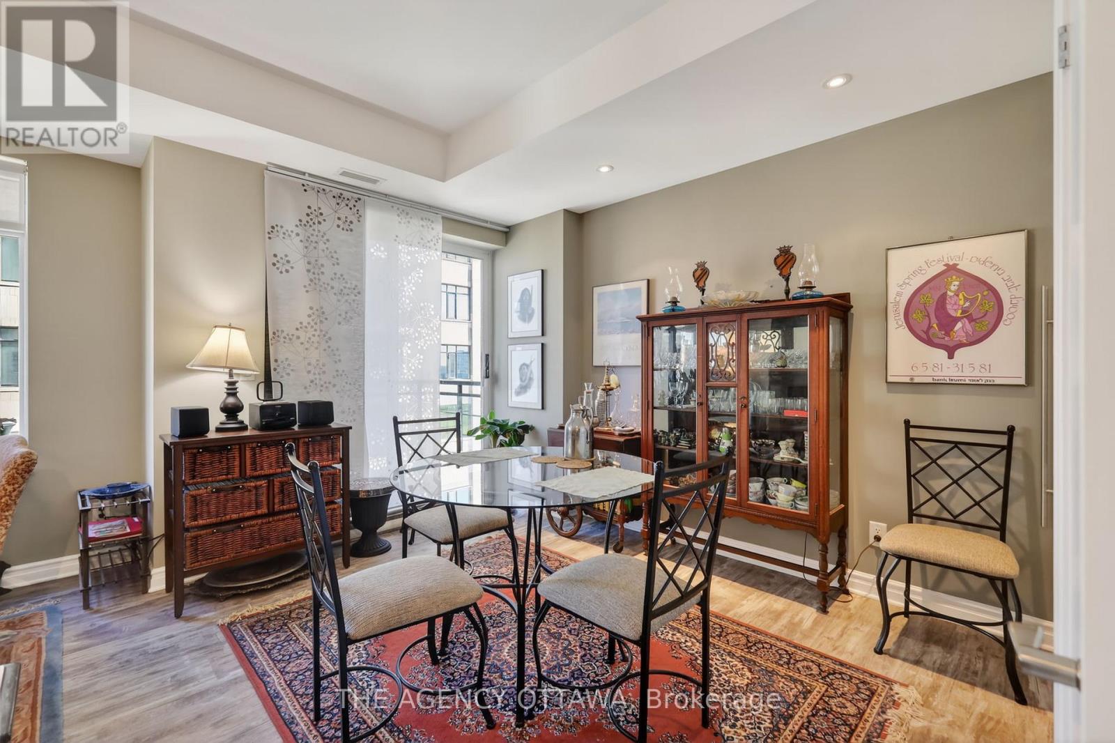 #905 85 BRONSON AVENUE - 16