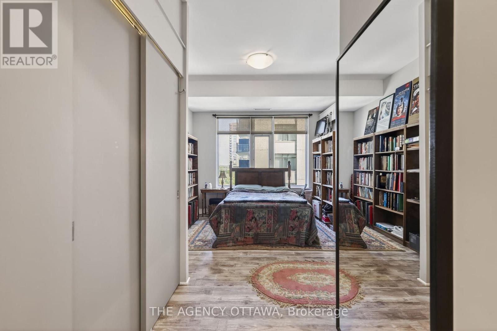 #905 85 BRONSON AVENUE - 24
